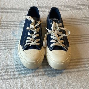 Navy low top off brand converse